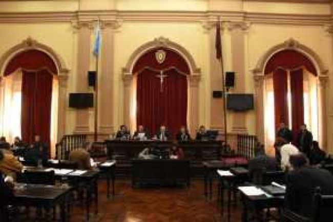 El Senado sesionó en día miércoles