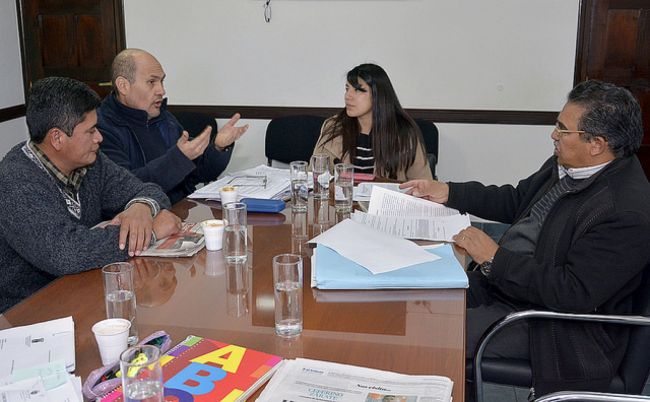 Concejales y representantes de cadeterías