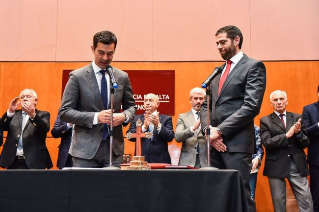 Asume Javier Montero