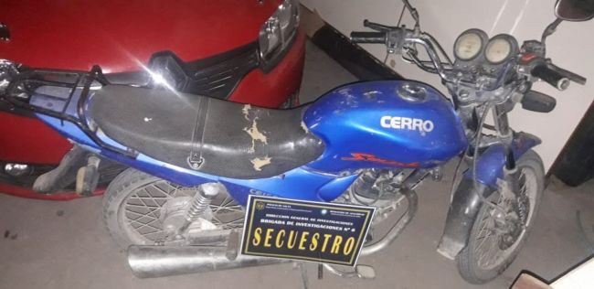 La moto en la que se trasladaba