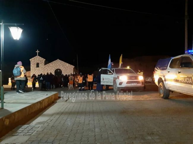 Peregrinos salen de Tolar Grande  Crédito Foto: P. Aquino.