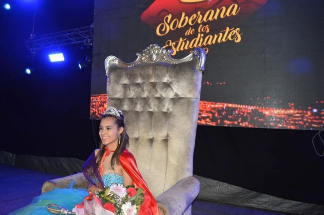 La nueva reina de los estudiantes por Capital