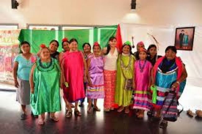 Representantes de la etnia ava guaraní